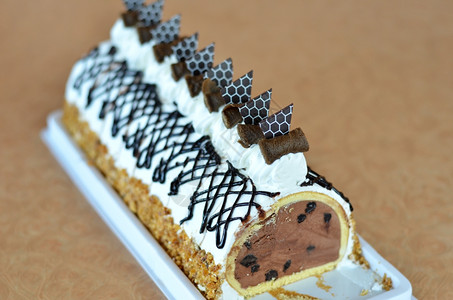 巧克力冰淇淋蛋糕美丽的装饰蛋糕图片