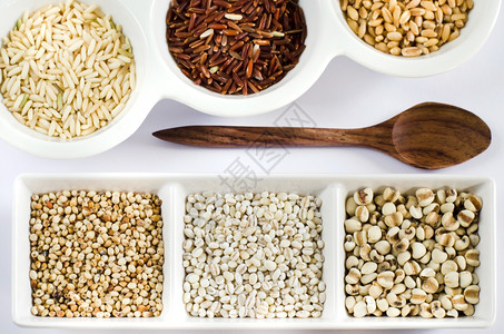 大米红小麦口水白碗上的大麦和小图片