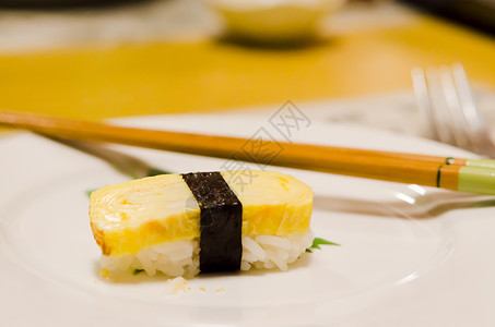 玉雅木是用鸡蛋做寿司的图片