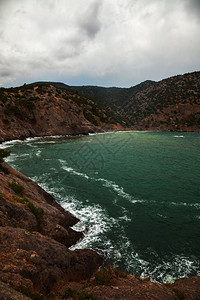 美丽的山岳和海风景图片