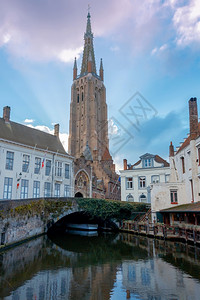 布鲁日城市历史中心比利时布鲁日历史中世纪的传统城市通道图片