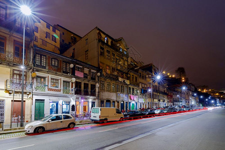 Porto老街在葡萄牙波尔图历史古老的街道图片