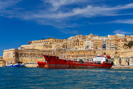堡垒弯拖船巴莱塔地中海港口黎明时分在巴莱塔的地中海港口马耳他背景