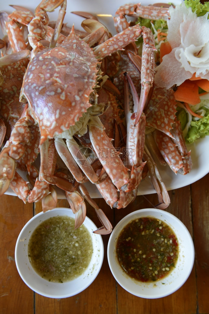 在泰国南部东亚普吉岛拉维海滩的一家餐馆螃蟹和海鲜xA图片