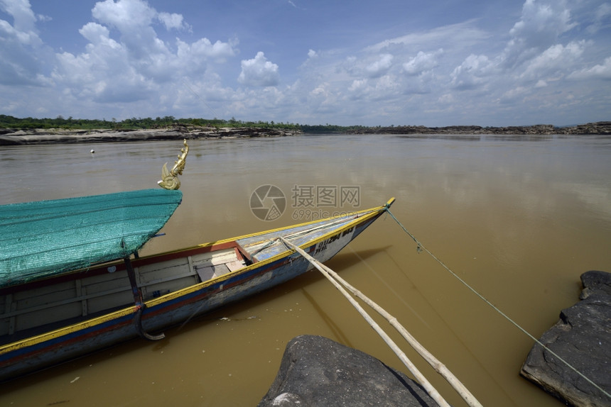 自然公园内的湄公河SamPhanBok靠近LakhonPheng位于泰国东北部Isan地区UbonRatchathani西北部的图片