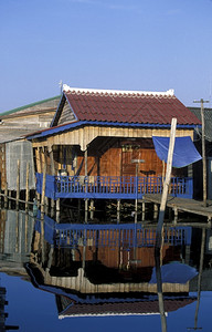 西哈努克维尔市附近东南西哈努克镇坎波迪亚的一个渔村图片