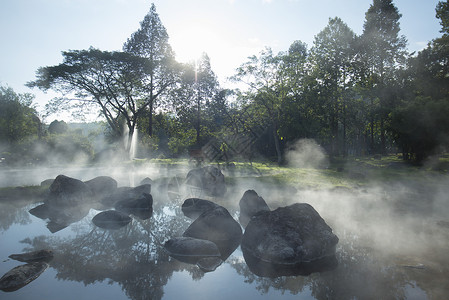 北泰国蓝邦市边柴山或Jaesorn公园的温泉儿子高清图片素材
