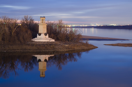日落灯塔位于伏尔加唐运河入口处以VILenin命名伏尔加格勒市图片