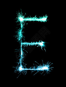 夜间背景的Sparkler烟火轻型字母E首都背景图片