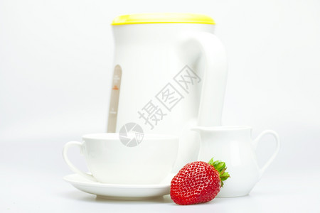 白的草莓茶壶和图片