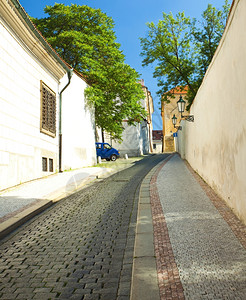 乌瓦罗瓦旧城街图片