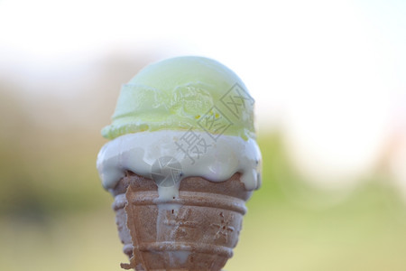 冰淇淋对天图片