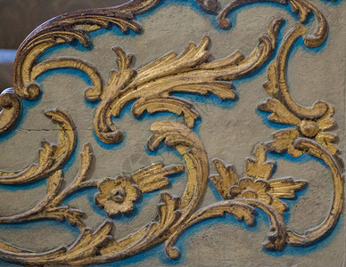 在奥斯曼时代木材上的花艺术图案范例图片