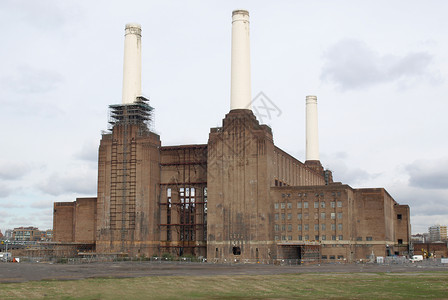 伦敦巴特海发电站一座里程碑式废弃工厂高清图片