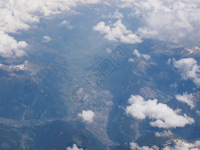 阿尔卑斯山谷阿尔卑斯谷空中观察图片