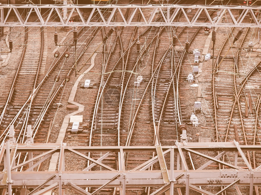 铁路或火车运输的铁路轨道图片