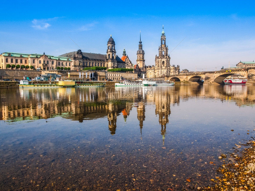 DresdenHofkirche人类发展报告高动态分布区DresdenHofkirchise德国累斯顿Elbe河观测到的德累斯顿图片