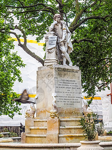 伦敦的莎士比亚雕像伦敦的莎士比亚人类发展报告威廉莎士比亚高动态系列人类发展报告威廉莎士比亚的人类发展报告于1874年在英国伦敦莱背景图片
