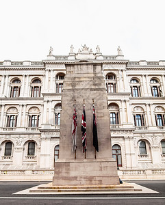 拿着旗帜空军纪念所有战争的死难者联合王国伦敦背景