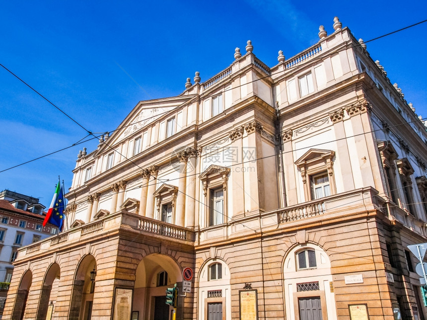 人口动态高射程意大利米兰的TeatroAllaScala剧院图片