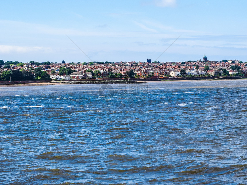 Birkenhead在利物浦人类发展报告中的观点英国利物浦的Mersey河对面Birkenhead天线的高动态范围HDR视图图片