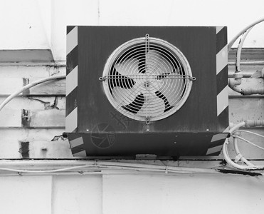 HVAC装置细节一个黑白的供暖通风和空调装置图片