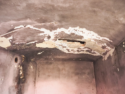 潮湿水和渗入墙壁保险库天花板所造成的损害阴暗高清图片素材