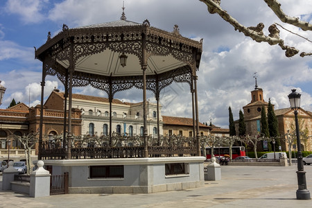 著名的塞万提斯广场在阿尔卡拉德海那勒斯西班牙高清图片
