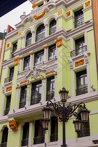 西班牙吉宗市旧建筑背景图片