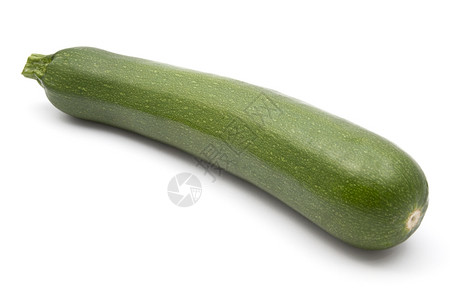 绿色的zucchini关闭白色背景图片