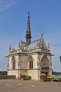 安布瓦兹皇家城堡的圣休伯特教堂安布瓦兹城堡皇家城堡的圣休伯特教堂列奥纳多达芬奇埋葬于此背景图片
