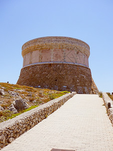 古老的英国观望台在西班牙的麦尔卡岛佛内斯图片