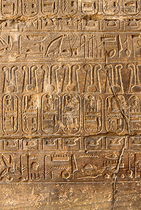 埃及卢克索Karnak寺卡纳克埃及象形文字古石柱图片