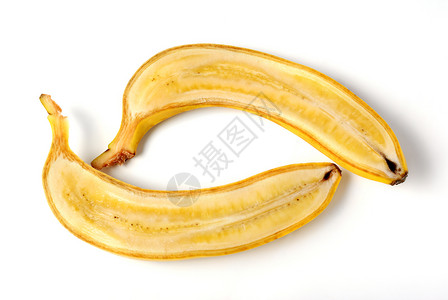 香蕉被切开隔离在白色背景上背景图片