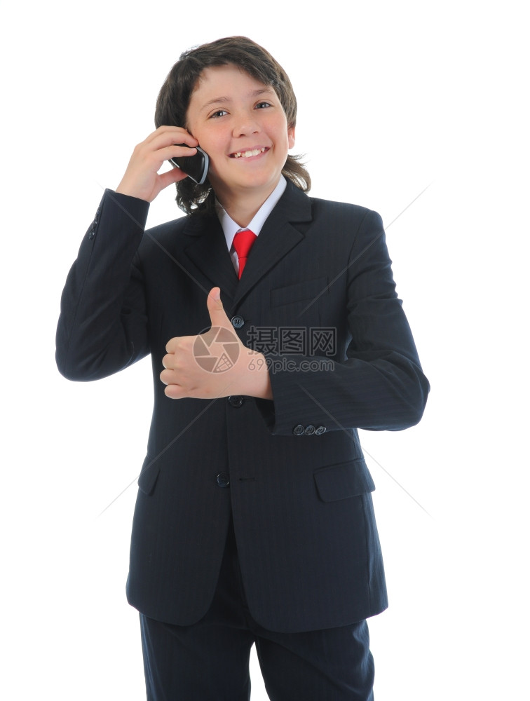 男孩在电话上聊天孤立在白色背景上图片