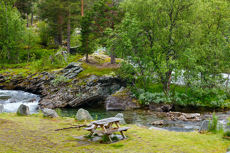夏季山河风景靠近斯托尔达诺格高清图片