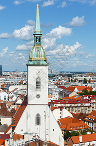 布拉迪斯发洛伐克圣马丁斯大教堂建于13世纪高清图片