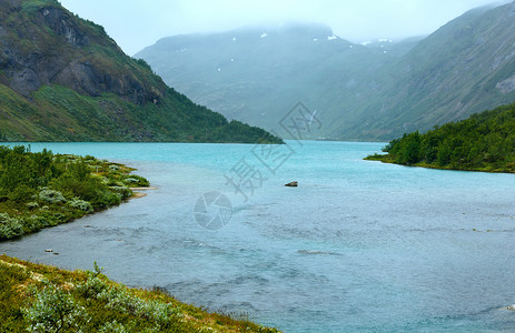 夏季多云山和峡湾景观挪威图片