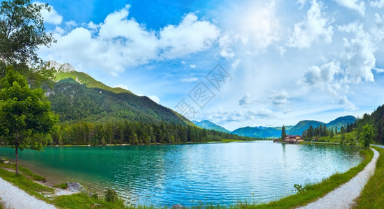 美丽的夏天阿尔卑斯湖Pilllesee阳光全景奥地利两张综合照片图片