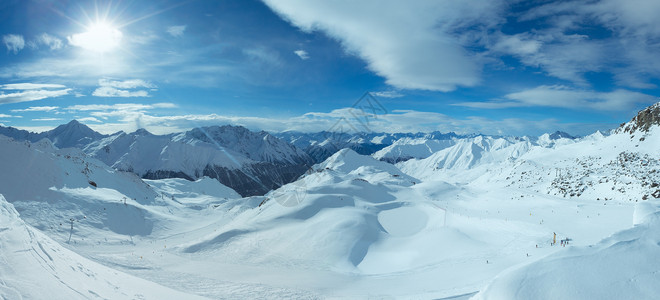 早上雪佛兰阿尔卑斯山风景蒂罗尔奥地利全景所有人都无法辨认滑雪高清图片素材