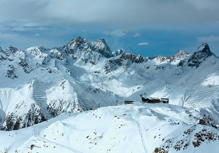 温特西尔夫雷塔阿卑斯山奥地利蒂罗尔山景观和斜坡滑雪电梯所有者都无法辨认布莱凯洛高清图片素材