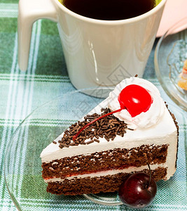 黑森林蛋糕代表咖啡休息时间和奶油图片