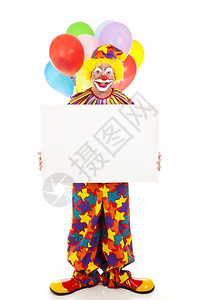 快乐的小丑拿着一个空白的标志全身都是白色的背景图片