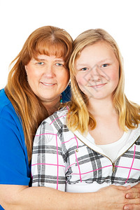 金发美丽的母亲和女儿白色的近身肖像白天高清图片素材