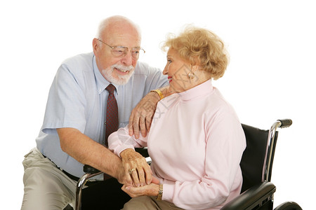 爱着年长的夫妇应付妻子残疾白色高清图片素材