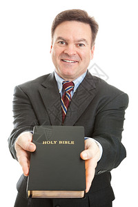 传教士或圣经销售员向您展示圣经图片