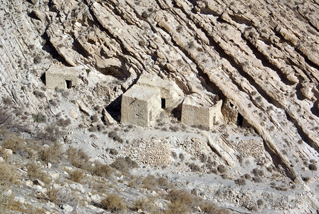 约旦山的石屋和坡图片