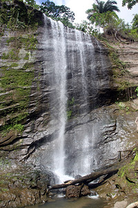 格林纳达加勒比岛的岩瀑布和图片