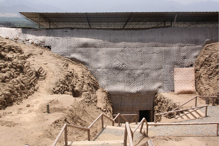 秘鲁北部瓦卡德拉卢纳遗址高清图片