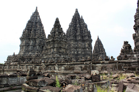 印度尼西亚普兰巴南的印度教石头寺庙图片